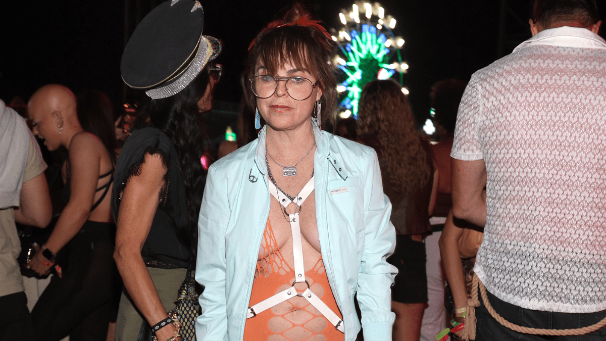 Taryn Manning's Now-Deleted Topless Video Has Fans Talking - Mandatory
