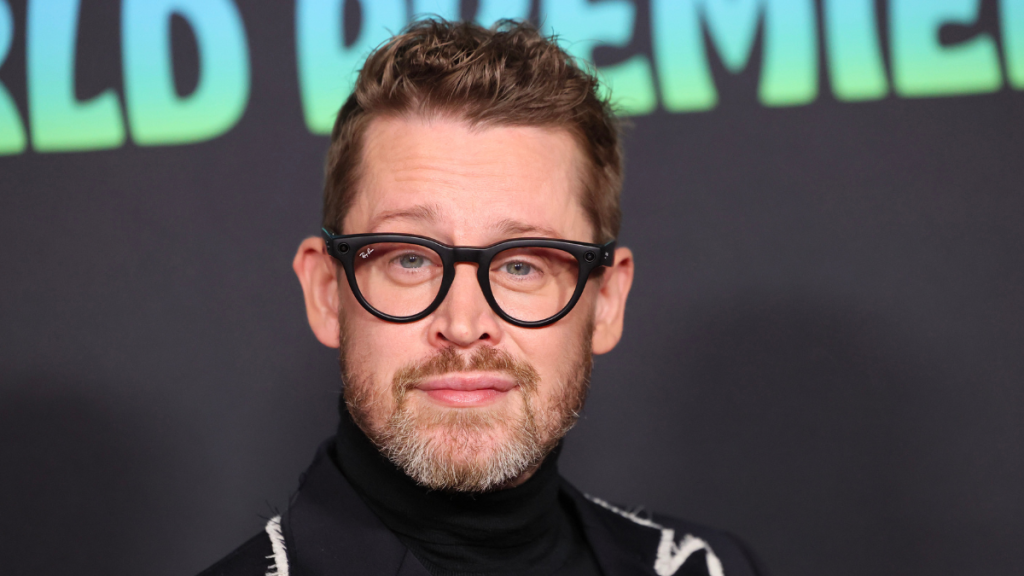Macaulay Culkin Booed After Saying This Bruce Willis' Movie Isn't For Christmas