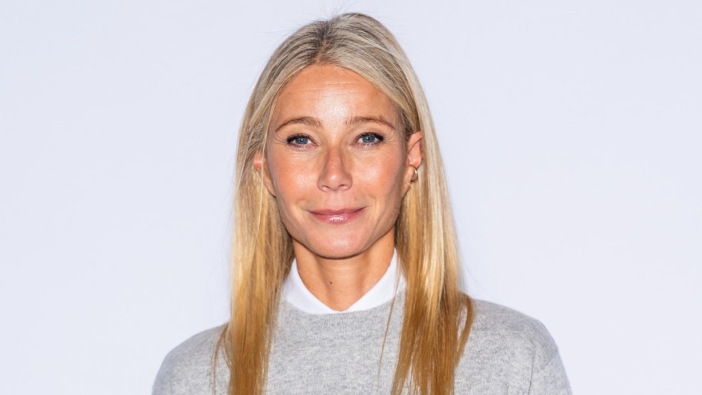 Gwyneth Paltrow Working Out in Sports Bra Is Perfect Motivation You Need