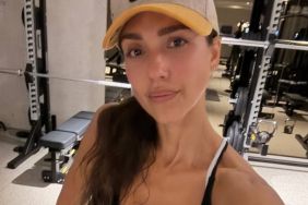 Jessica Alba's Post-Workout Selfie Will Make You Look Twice