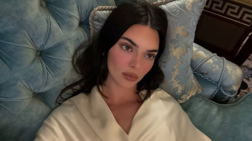 Kendall Jenner's Mirror Selfie in Just Towel Is Impossible to Ignore