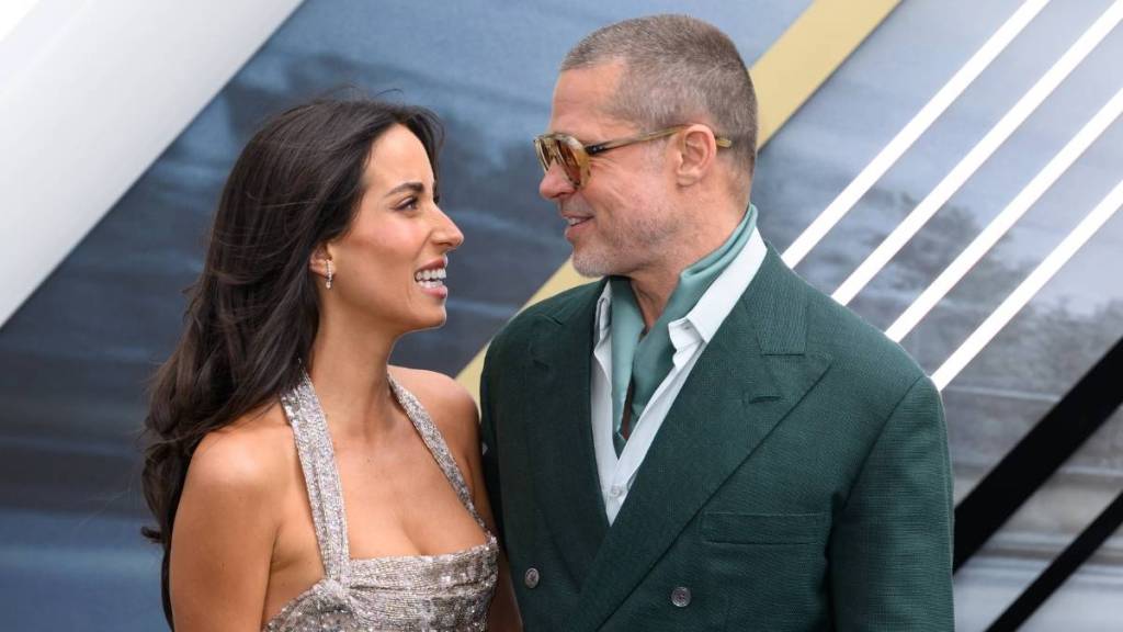 Brad Pitt & GF Ines de Ramon 'Creating Intimate Traditions' For Holidays — Report