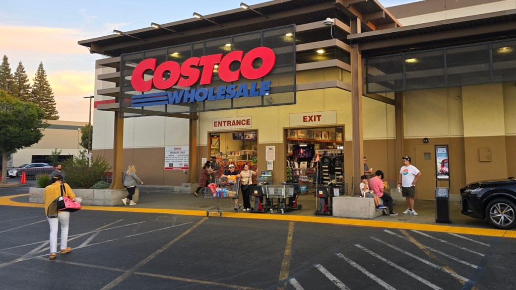 Costco Recall Caesar Salad Chicken Plastic Contamination Kirkland Signature