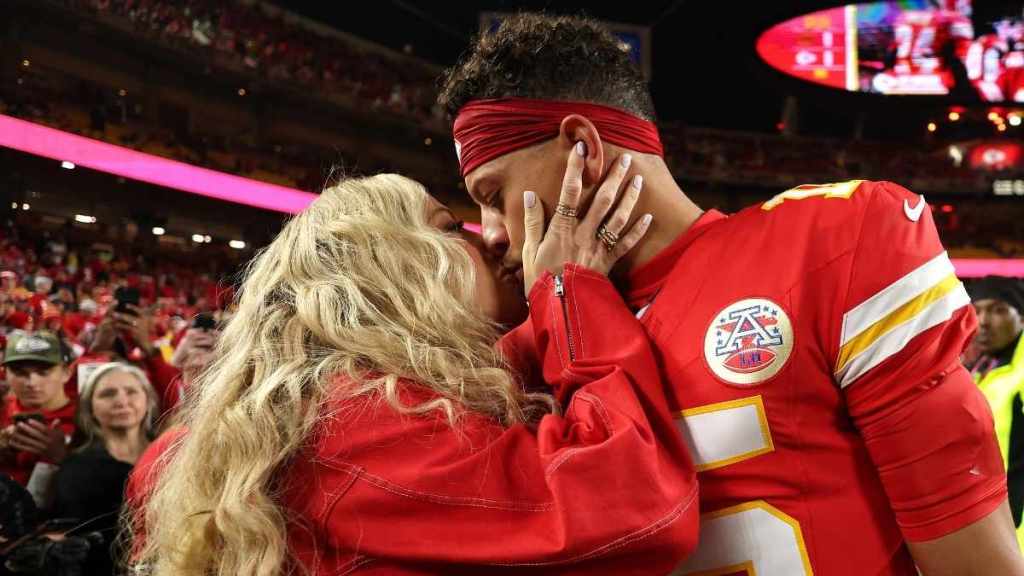 Cowboys Star Takes Aim at Patrick Mahomes’ Wife in Now-Deleted Instagram Story