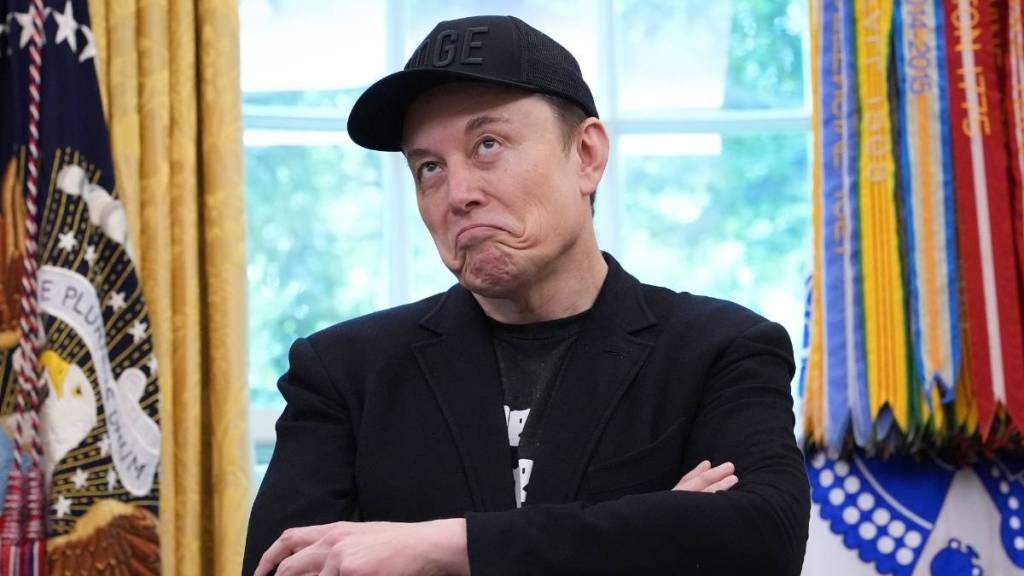 Elon Musk Slams Billie Eilish as 'Not the Sharpest Tool'