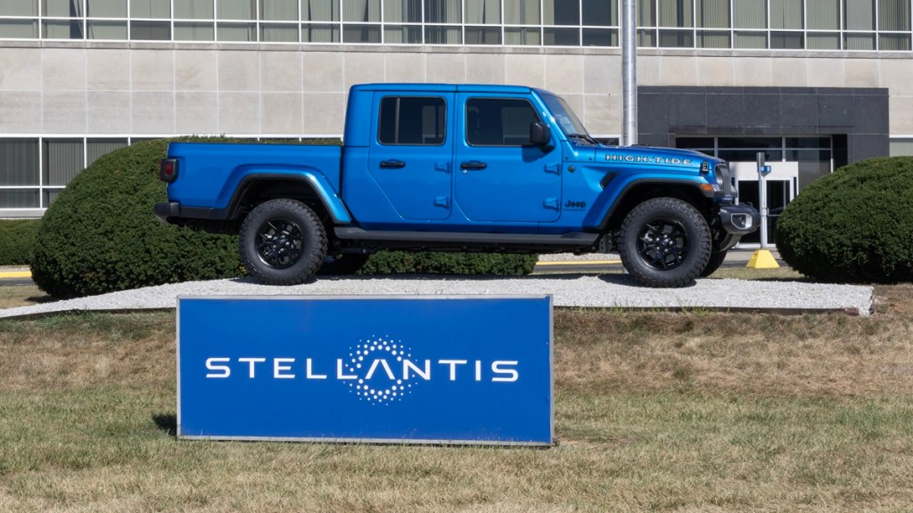 Jeep Recall Engine Fire Sand Chrysler Stellantis