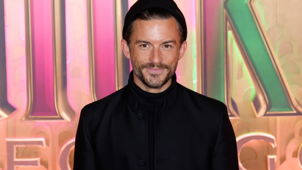 jonathan bailey ryan reynolds wicked for good