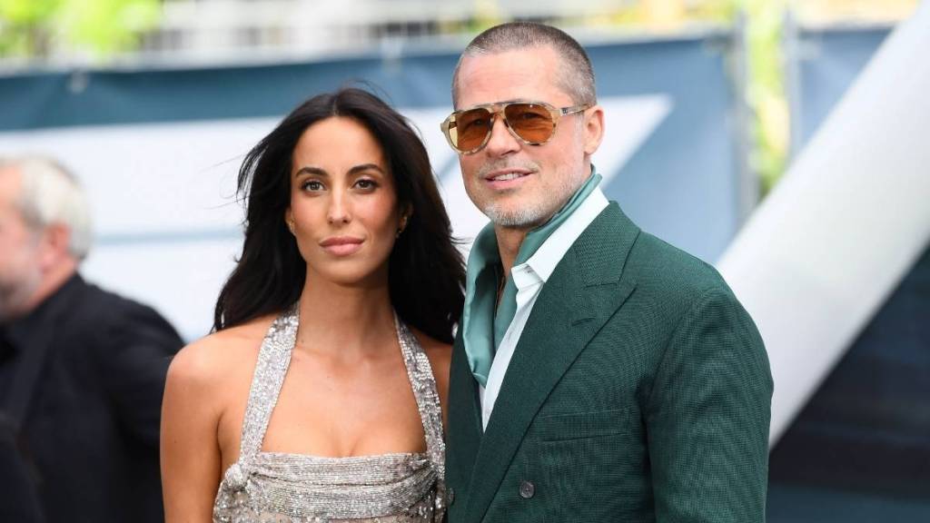 Brad Pitt & GF Looked 'Loved Up' at Jay Kelly After-Party — Source