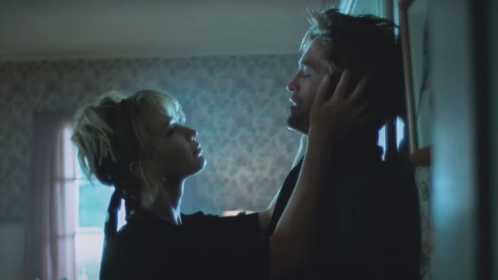 Jennifer Lawrence Says Robert Pattinson Is ‘Not Pervy’ Like Other Actors