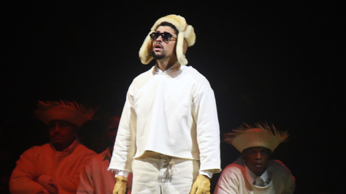 Rapper Backs Bad Bunny s Super Bowl Set: No Language Barrier in Music