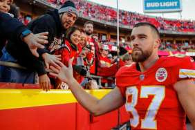 travis kelce fan