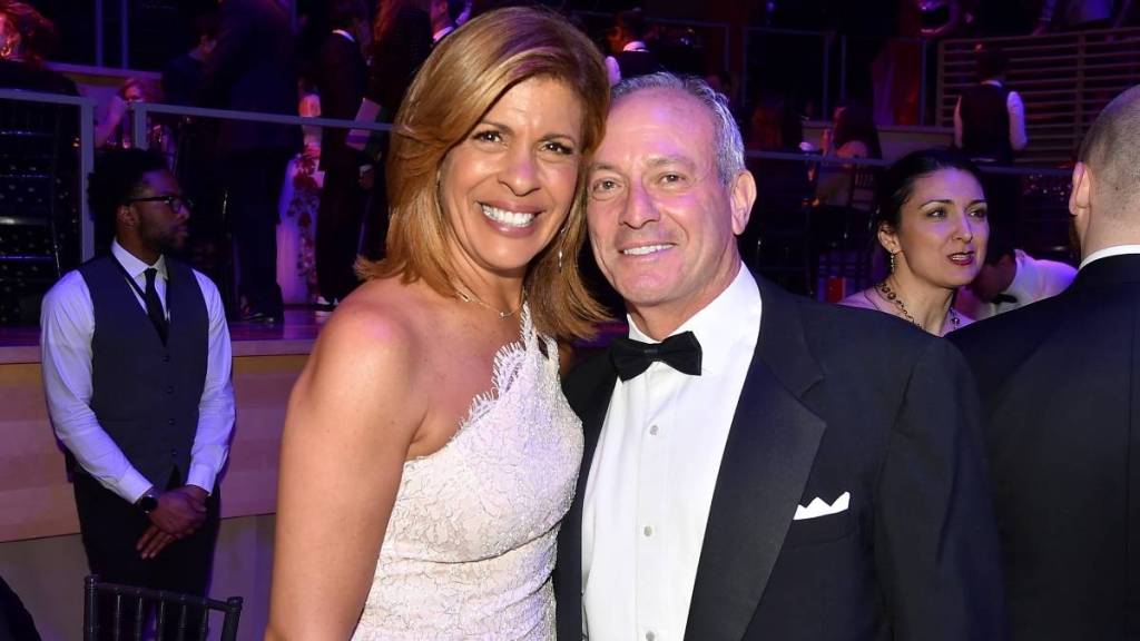 Hoda Kotb Reunites with Ex for Joyful Christmas with the Kids