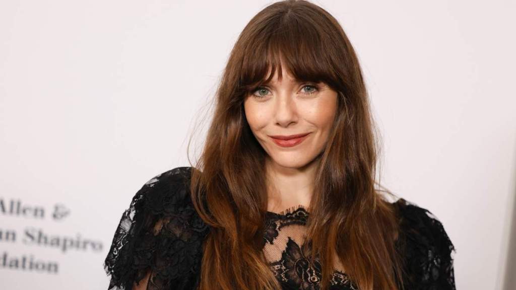 Elizabeth Olsen's Interview Just Made Her Family Uncomfortable — Source