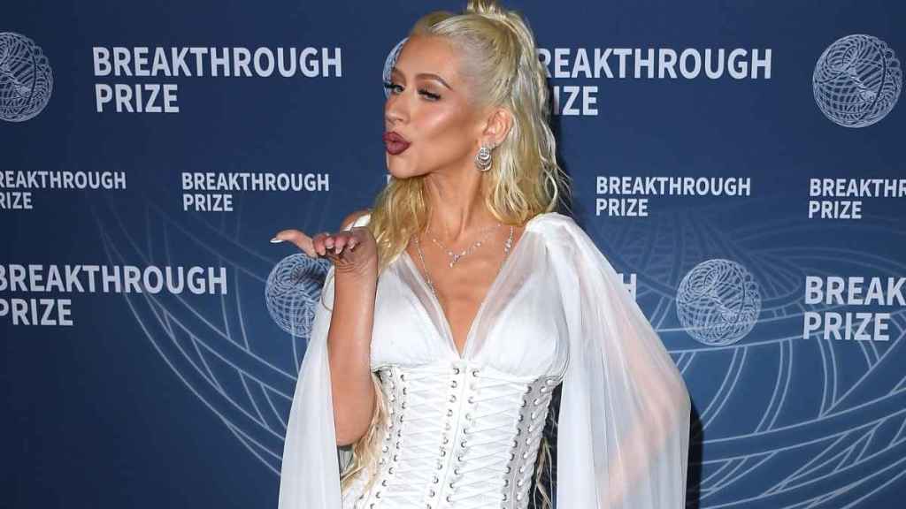 Christina Aguilera's Strapless Dress Is Unmissable in Eiffel Tower Video