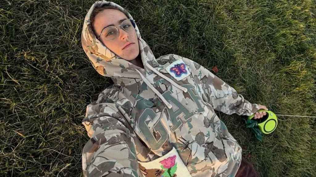 Kamala Harris' Stepdaughter Nearly Drops the Top in Sunbathing Photo