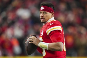 Chiefs' Patrick Mahomes Feels 'He Let People Down' Amid Injury