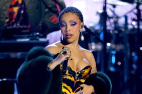 Doja Cat’s 'Mic-Swallowing Stunt' From Tour Goes Viral