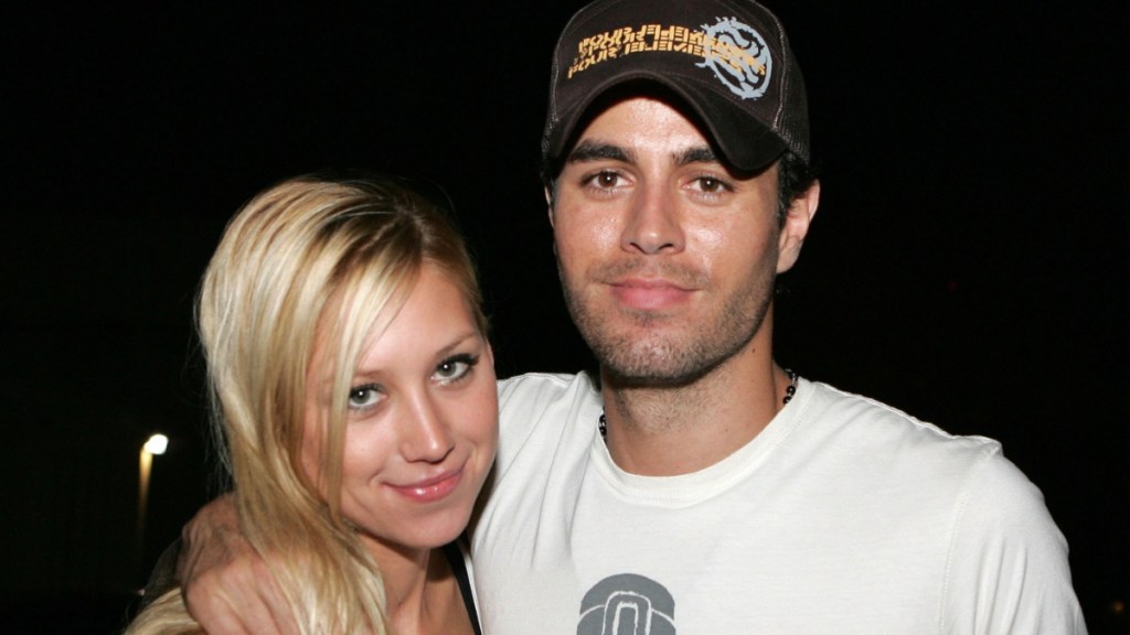 Enrique Iglesias & Anna Kournikova Drop Major Family News