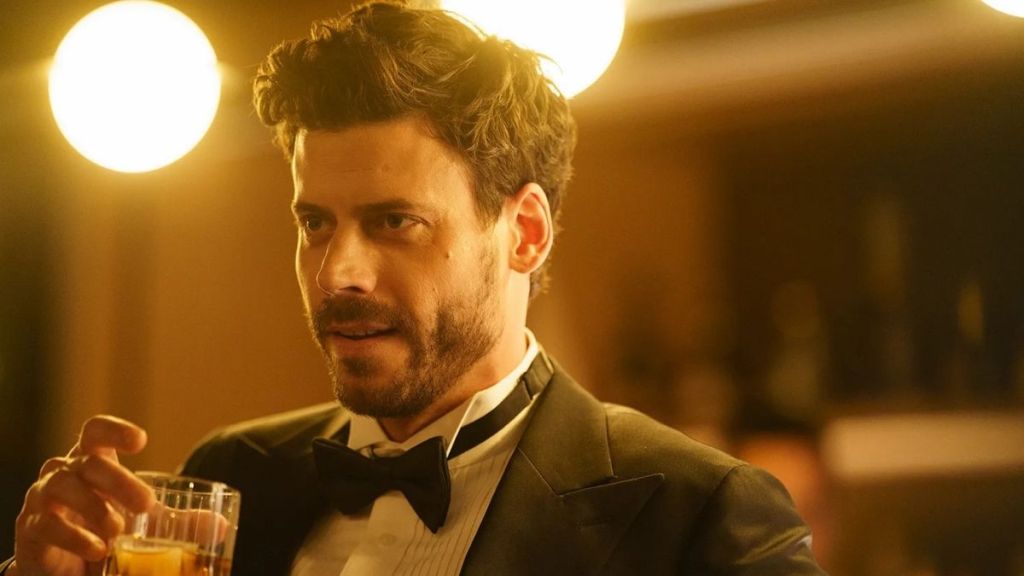 Heated Rivalry’s François Arnaud Explains Scott’s Big Scene in Episode 3