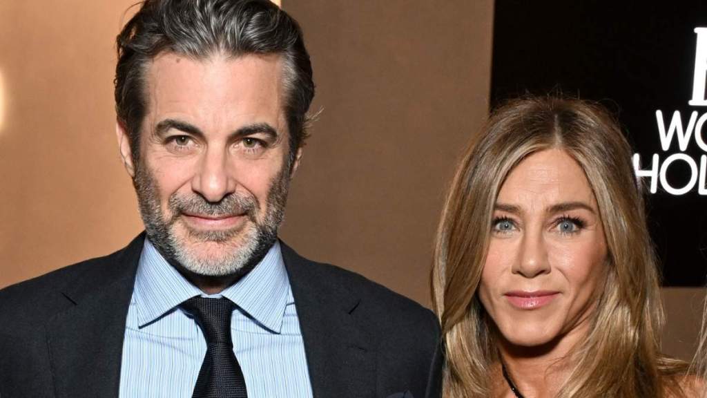 Jennifer Aniston & Jim Curtis (1)