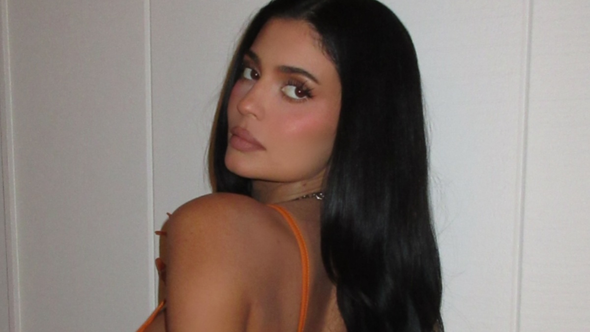 navy blue dress for baby girl Kylie Jenner Goes Backless on Thanksgiving With a Plunging Dress main image 1