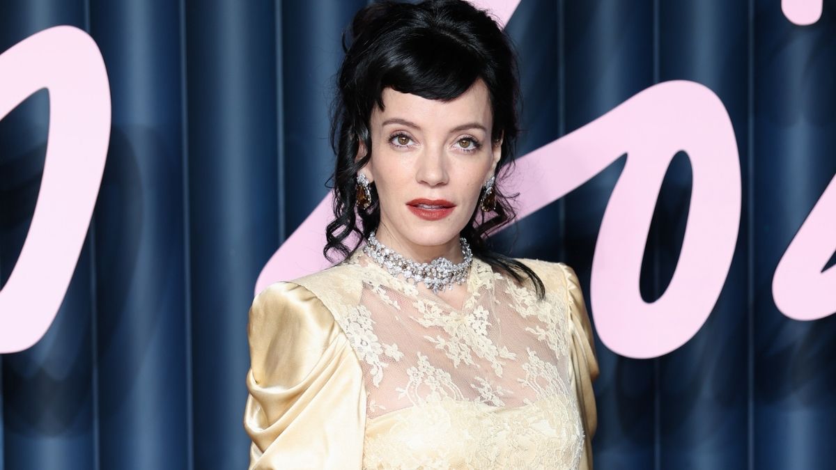 Lily Allen Is Selling NSFW USB Drives To Promote New Album - Mandatory