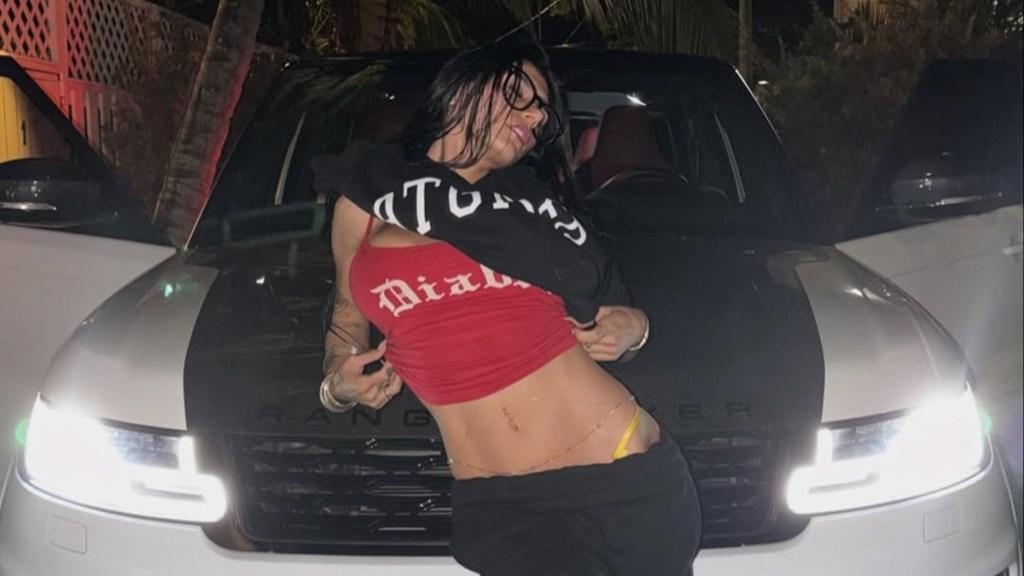 Mia Khalifa's Thong Peek in Pants Goes Harder Than Expected