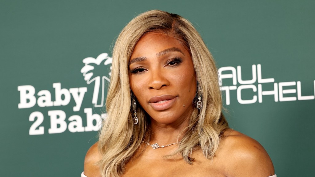 Serena Williams Looks 'So Hot' in Cut-Out Swimsuit