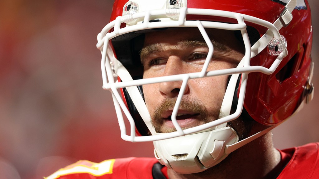 Travis Kelce's Teammates Gesture Fuels Retirement Rumors