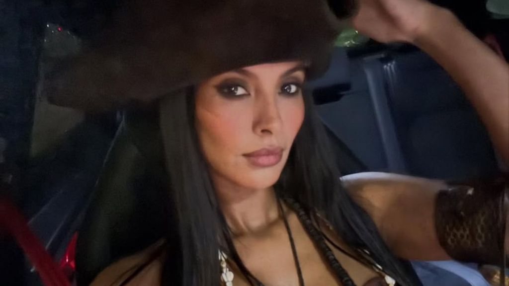 Maya Jama Doesn't Miss a Beat With This Eye-Catching Bathroom Pic