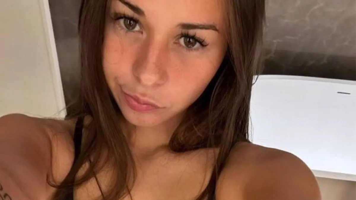 OnlyFans' Sophie Rain Posing in Black Bikini Will Make Your Day - Mandatory
