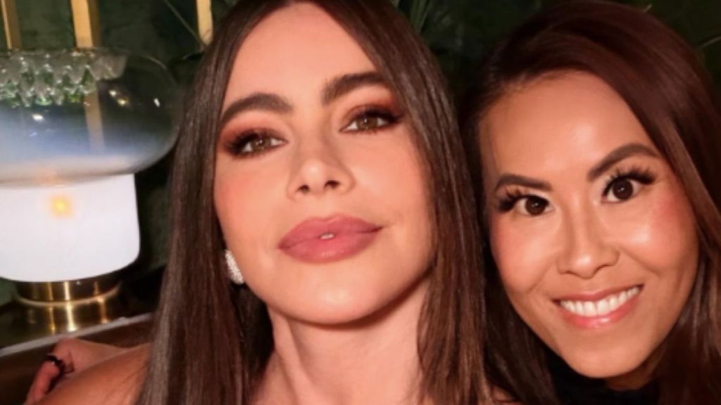 Sofia Vergara Posing in Lacy Top Will Stop You Mid-Scroll