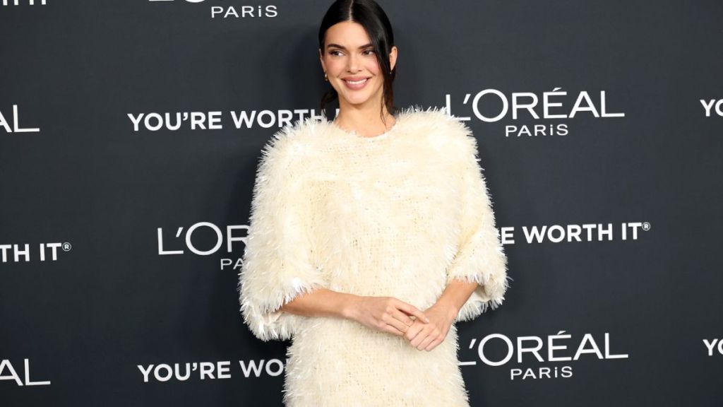 Kendall Jenner Wows in 'Holiday Red' Lip in L'Oreal Paris Video