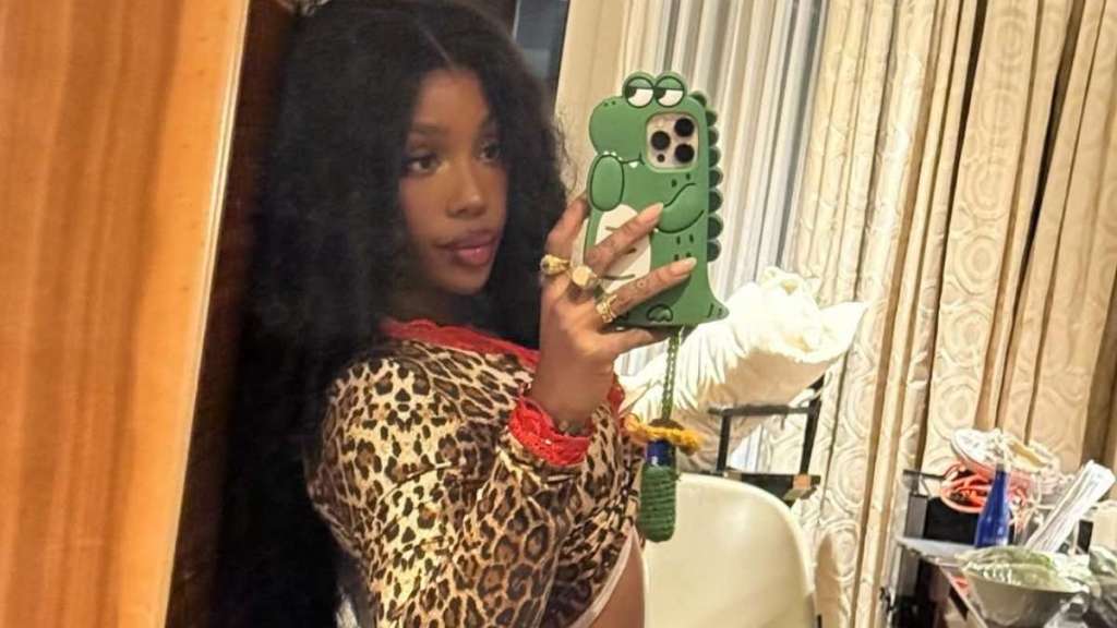 SZA’s Cutout Bodysuit Plunges Down to Her Hips