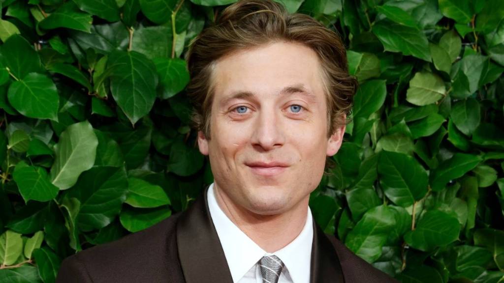 Jeremy Allen White Details His Obsession With 1 Reality TV Genre