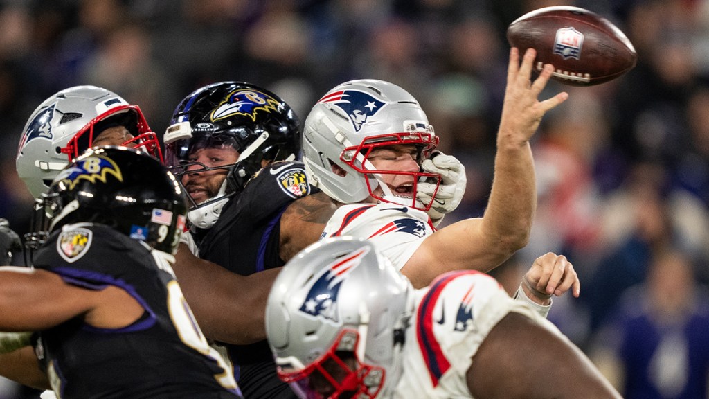 Stray Firework Infiltrates NFL Field During Ravens vs. Patriots