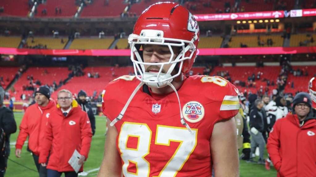 Travis Kelce Appears Upset After Chiefs Loss: 'Sh***y F***ing Feeling'