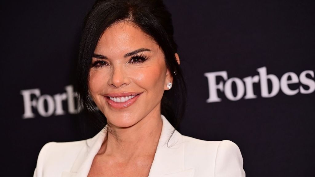 Lauren Sanchez Bezos Wows in Stripped Skirt During PFW