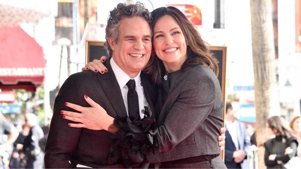 What 13 Going on 30 Costars Discussed at Reunion on Golden Globes Revealed