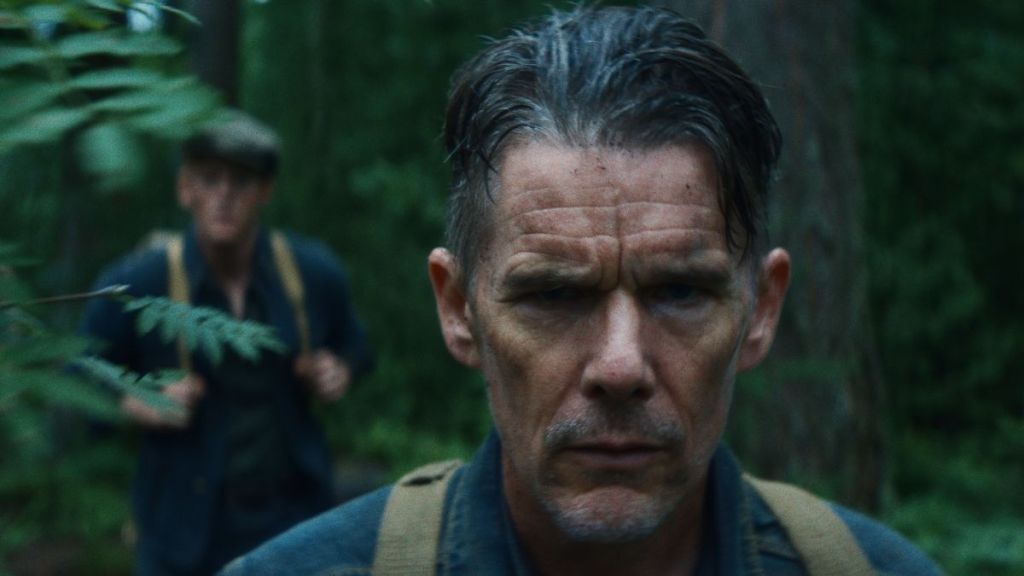 New Ethan Hawke & Russell Crowe Movie Debuts With Incredible RT Score