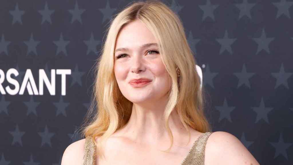 Elle Fanning Recalls A-Lister Helped Her After She Fainted at 2019 Cannes