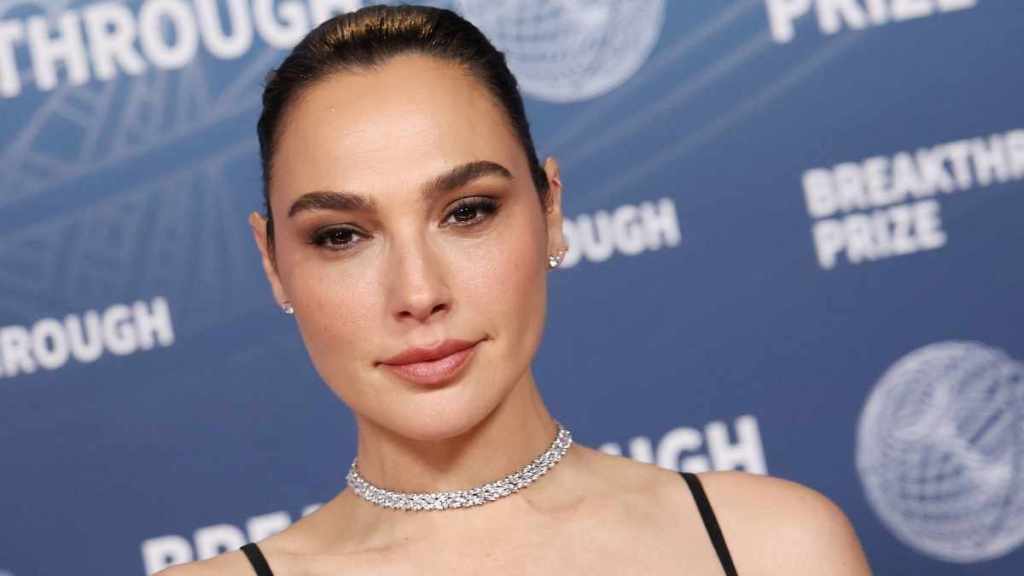 Gal Gadot Showcases Toned Body in Bra & Shorts Look