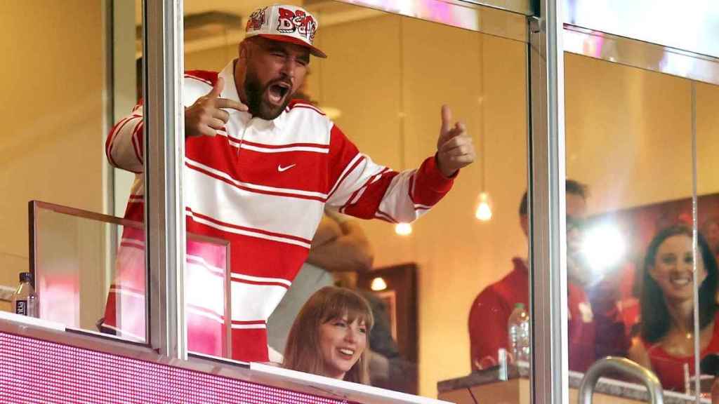 Why Taylor Swift Missed Travis Kelce’s Final Game of the Season — Report