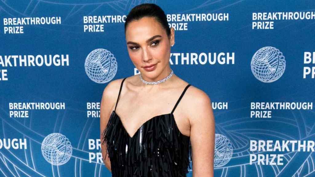 Gal Gadot in Bra Top & Denim Shorts Serves Unbothered Energy