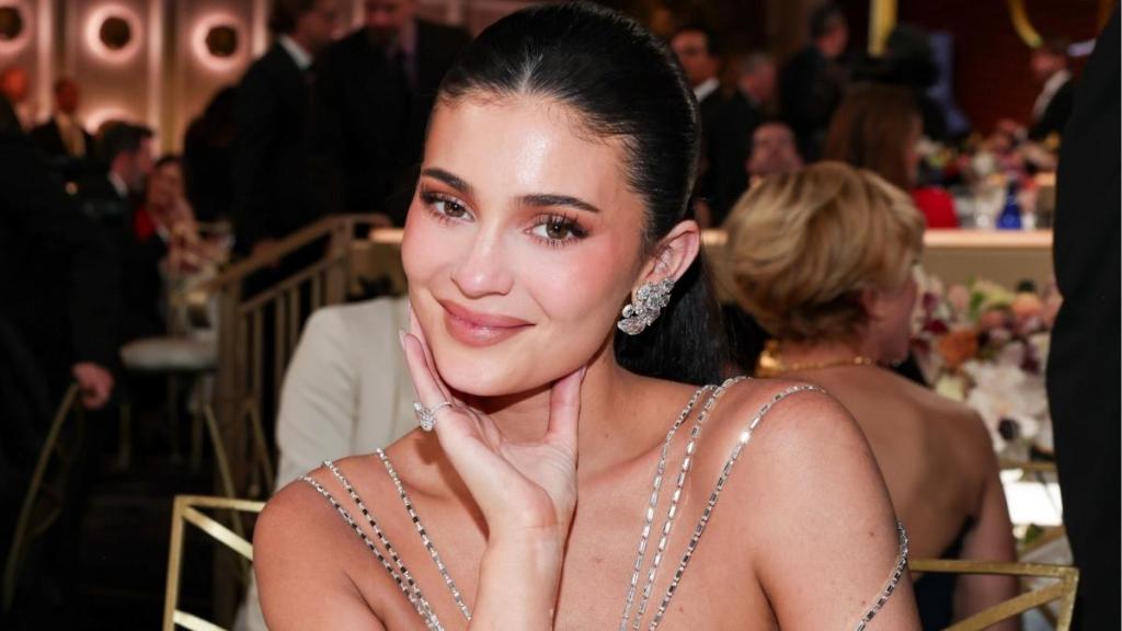 Golden Globes Photos: Kylie Jenner Gives ‘Supportive Partner’