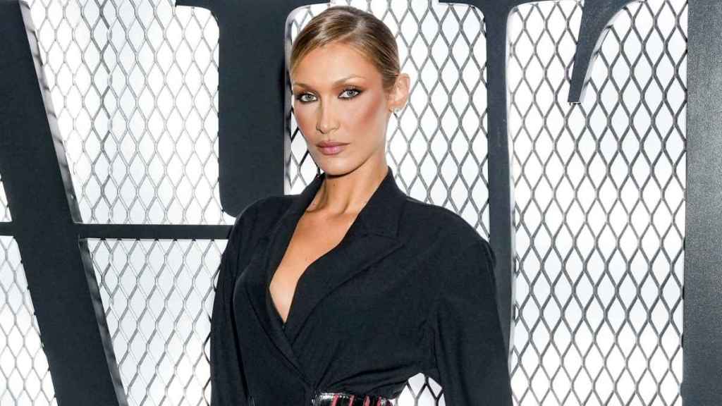 Bella Hadid’s Black Bikini Look Is Peak Vacay Vibes