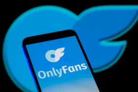 Wild Video Shows 2 OnlyFans Models Escorted Off Plane