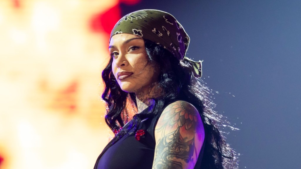 Kehlani Poses in Mini shorts in Concert Photos