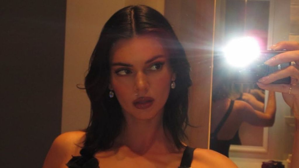 Kendall Jenner Models Thong in New Photo