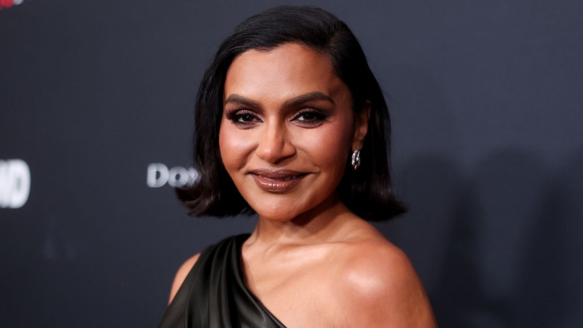 Mindy Kaling 'Almost Didn't Post' 2016 Throwbacks Amid Trend - Mandatory